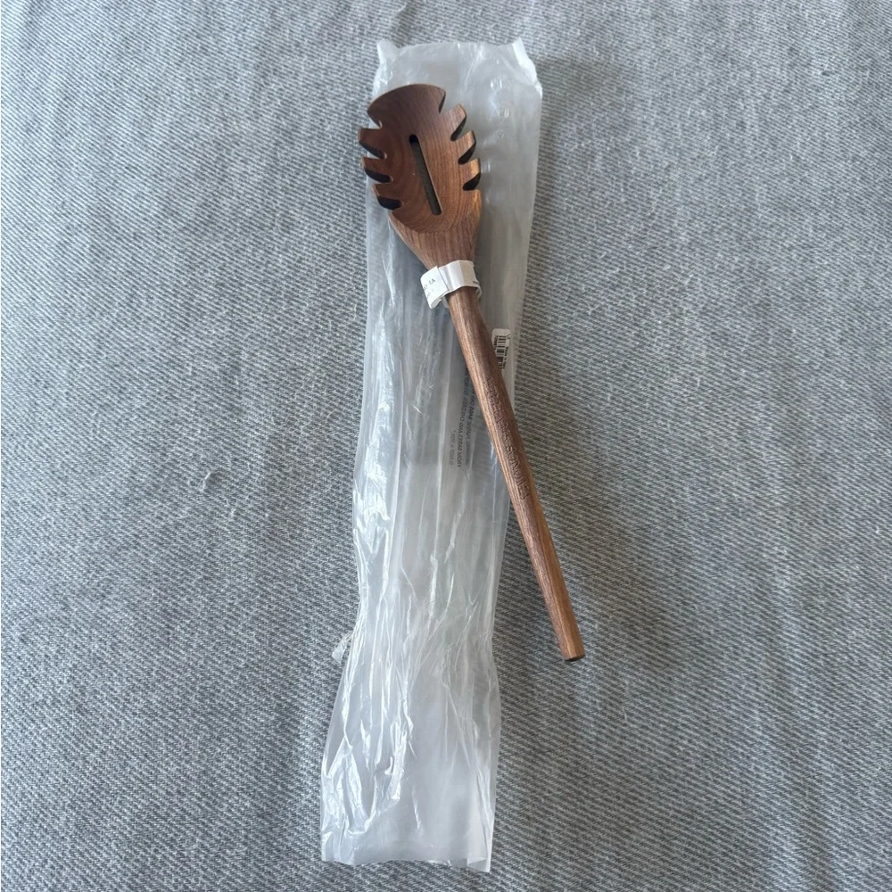 Williams Sonoma Dark Wood Pasta Server